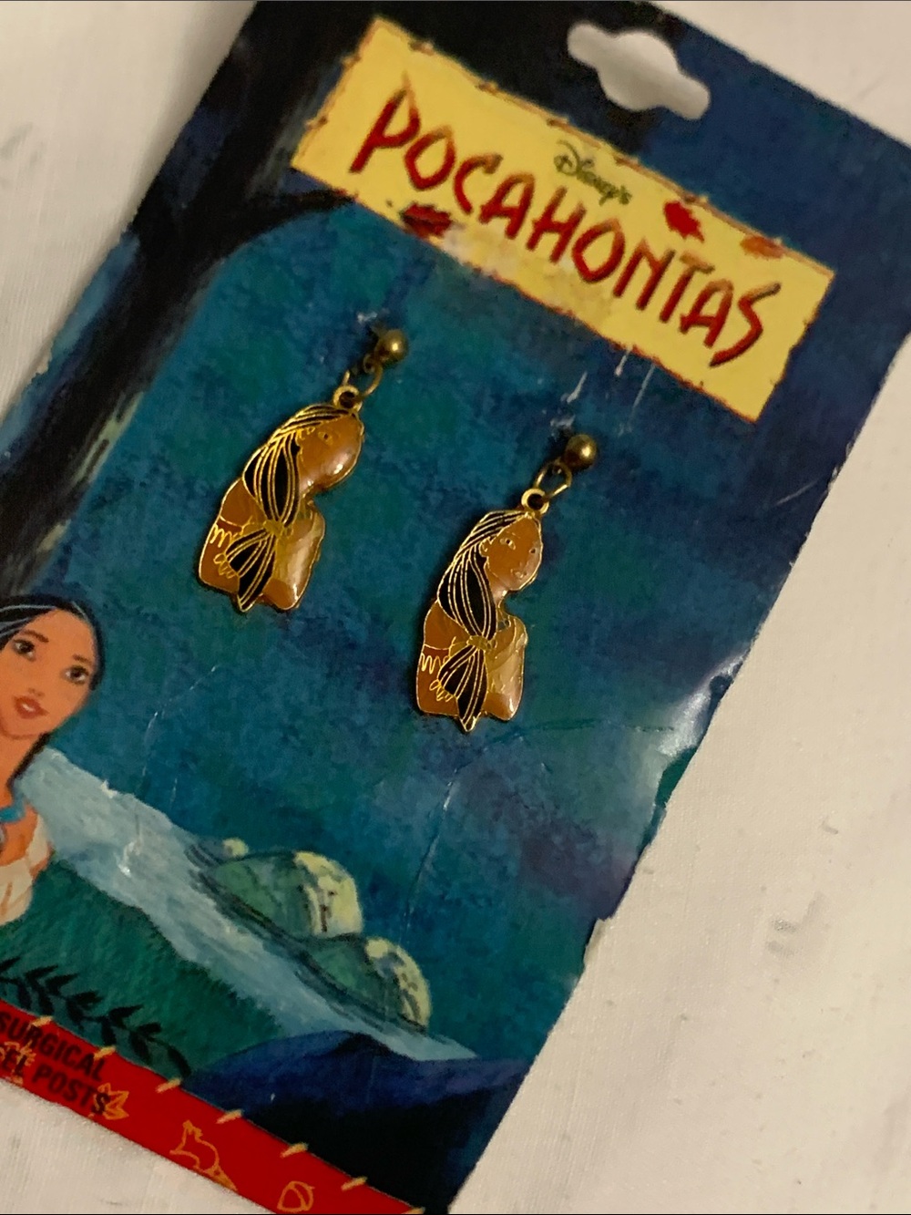 Vintage 63s Disney Gold-Tone Pocahontas Enamel Dangle Earrings